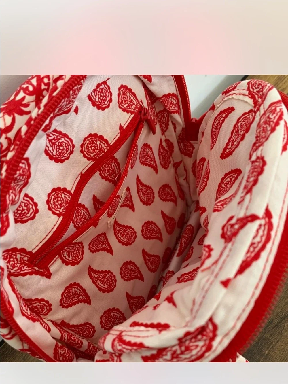 New without tag Vera Bradley red and White Paisley mini Backpack